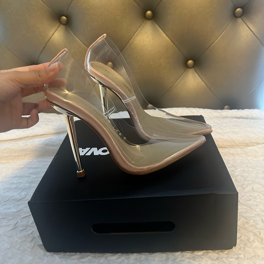 Fashion nova heels size 6